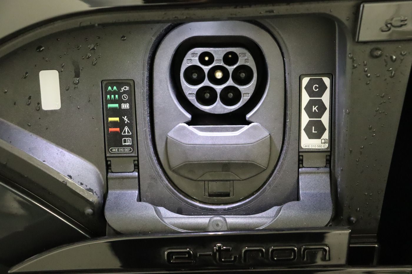 Fahrzeugabbildung Audi Q8 e-tron 50 quattro advanced |Matrix|Luft|LED