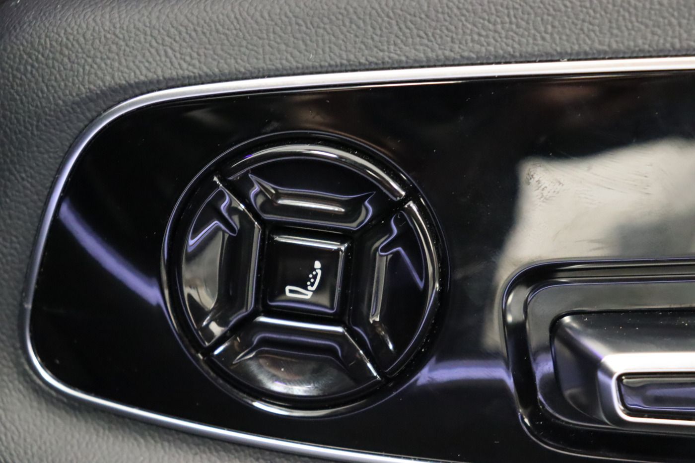 Fahrzeugabbildung Audi A8 lang 60 TFSI e quattro S line |Matrix|Luft|LM