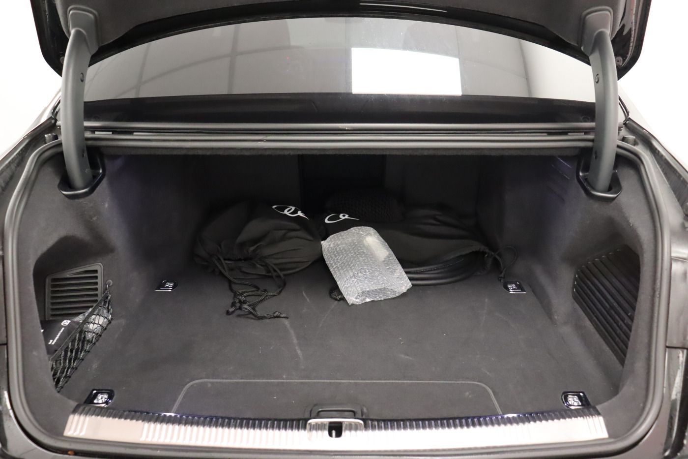 Fahrzeugabbildung Audi A8 lang 60 TFSI e quattro S line |Matrix|Luft|LM