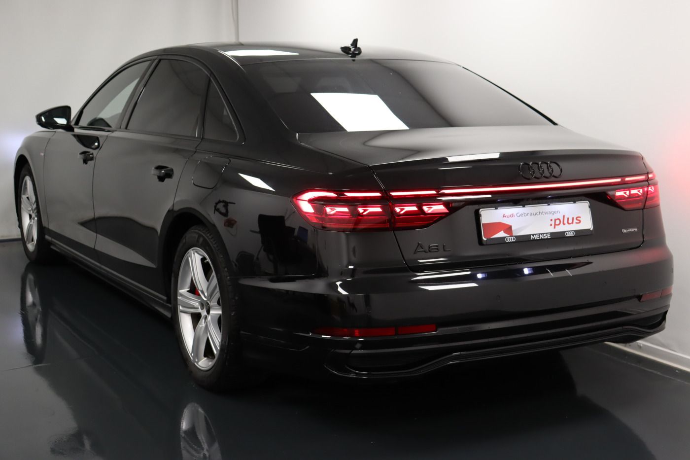 Fahrzeugabbildung Audi A8 lang 60 TFSI e quattro S line |Matrix|Luft|LM