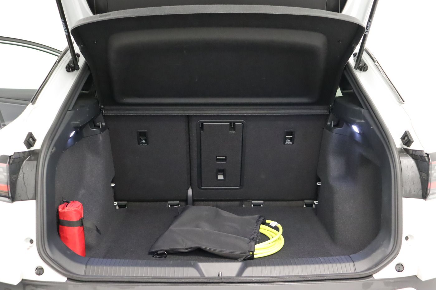 Fahrzeugabbildung Volkswagen ID.4 Pro Performance |AHK|CarPlay|MATRIX|LM|SHZG