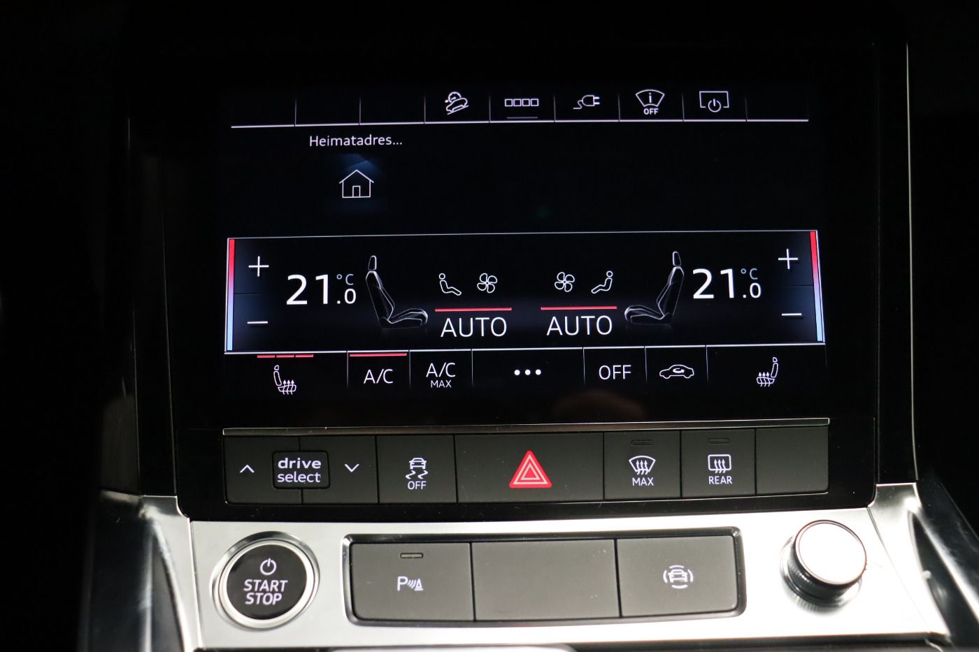 Fahrzeugabbildung Audi Q8 e-tron Sportback 55 quattro S line |Matrix