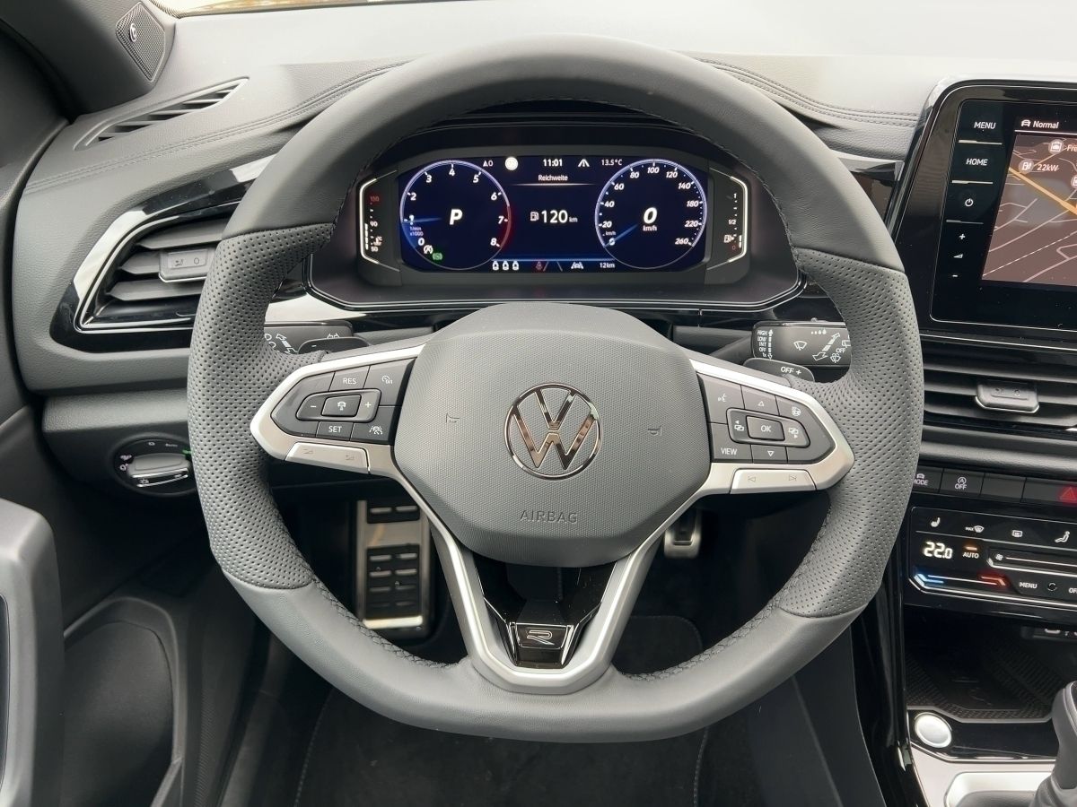 Fahrzeugabbildung Volkswagen T-Roc 1.5 TSI DSG R-Line AHK BlackStyle DCC Nav