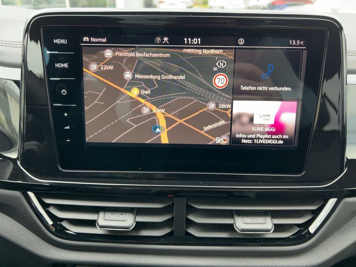 Fahrzeugabbildung Volkswagen T-Roc 1.5 TSI DSG R-Line AHK BlackStyle DCC Nav