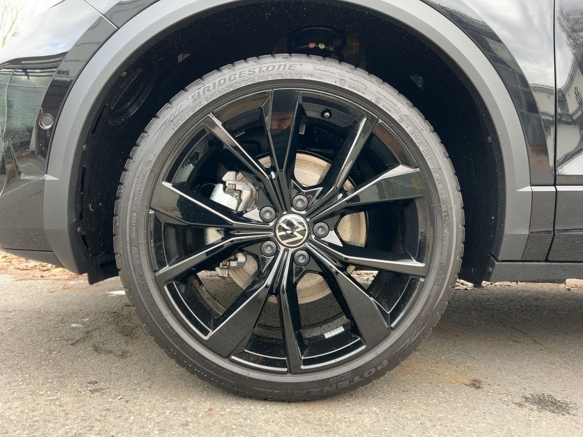 Fahrzeugabbildung Volkswagen T-Roc 1.5 TSI DSG R-Line AHK BlackStyle DCC Nav