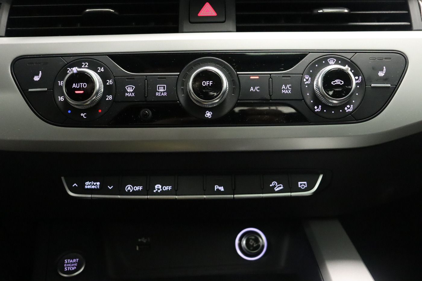 Fahrzeugabbildung Audi A4 allroad 45 TFSI quattro S tronic |Pano|FLA|LM