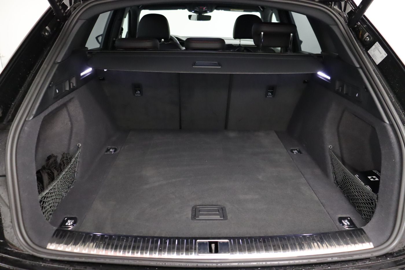 Fahrzeugabbildung Audi Q8 e-tron 55 quattro advanced |Matrix|Luft|ACC