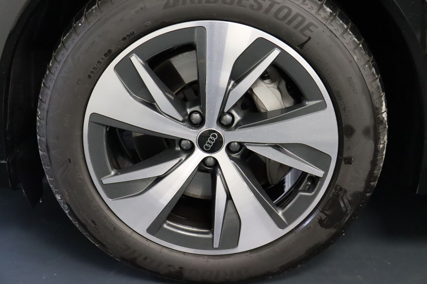 Fahrzeugabbildung Audi Q8 e-tron 55 quattro advanced |Matrix|Luft|ACC