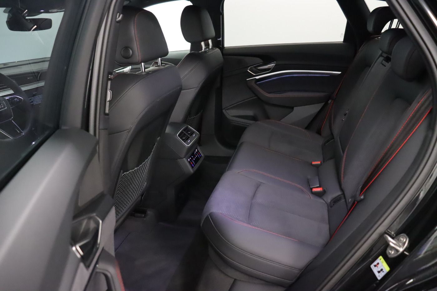 Fahrzeugabbildung Audi Q8 e-tron 55 quattro advanced |Matrix|Luft|ACC