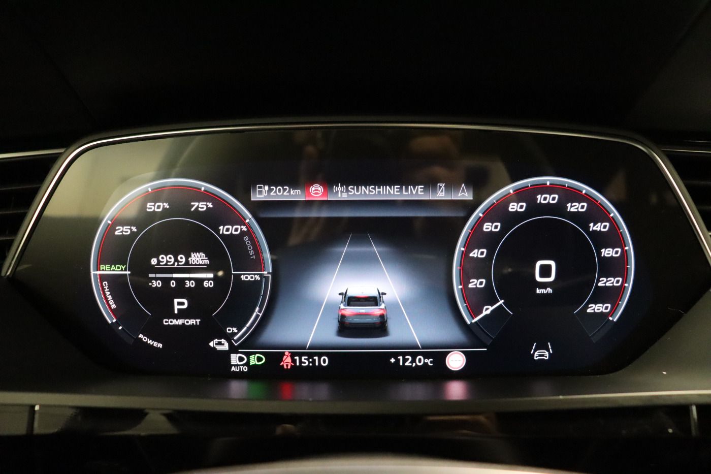 Fahrzeugabbildung Audi Q8 e-tron Sportback 55 quattro S line |Matrix