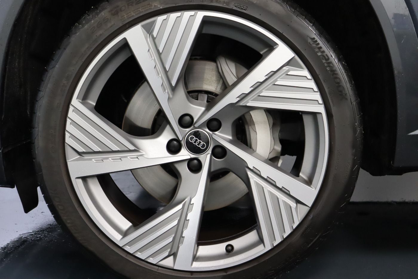 Fahrzeugabbildung Audi Q8 e-tron Sportback 55 quattro advanced |Luft