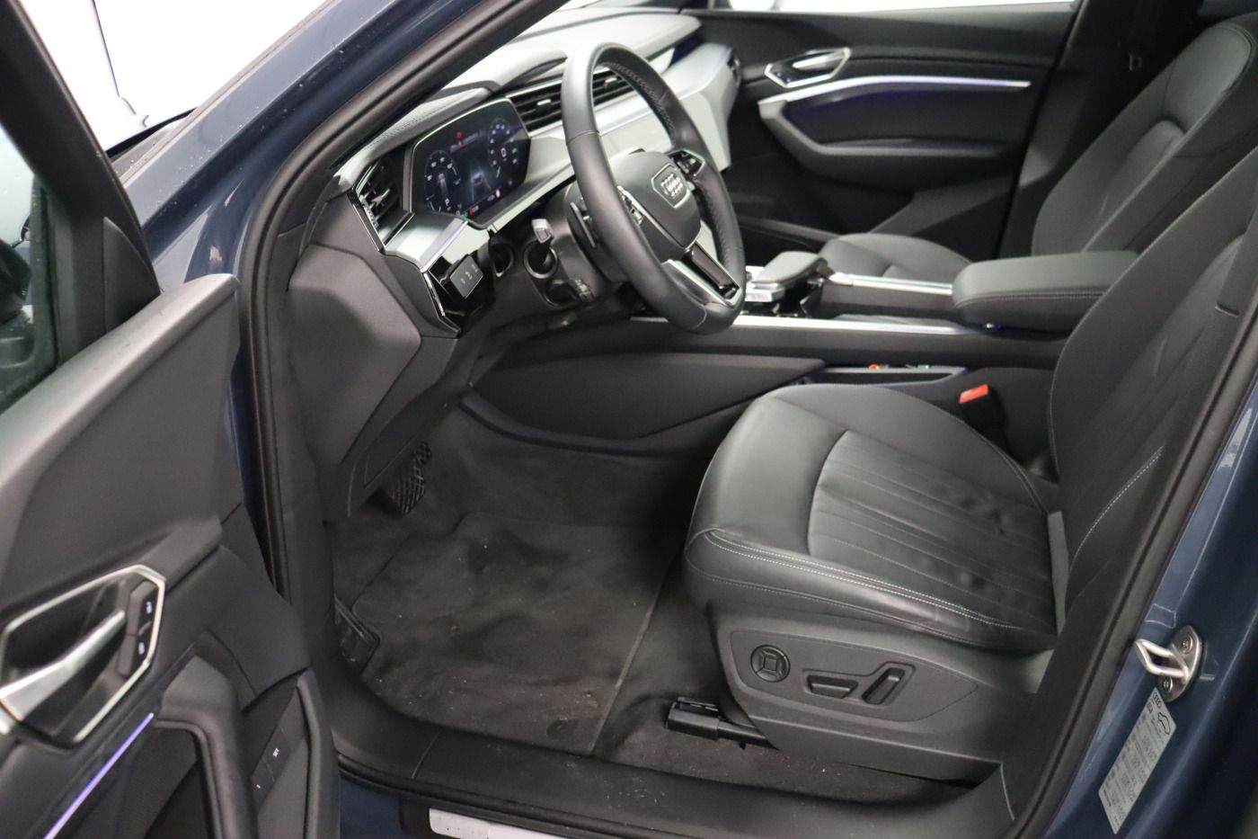 Fahrzeugabbildung Audi Q8 e-tron Sportback 55 quattro advanced |Luft