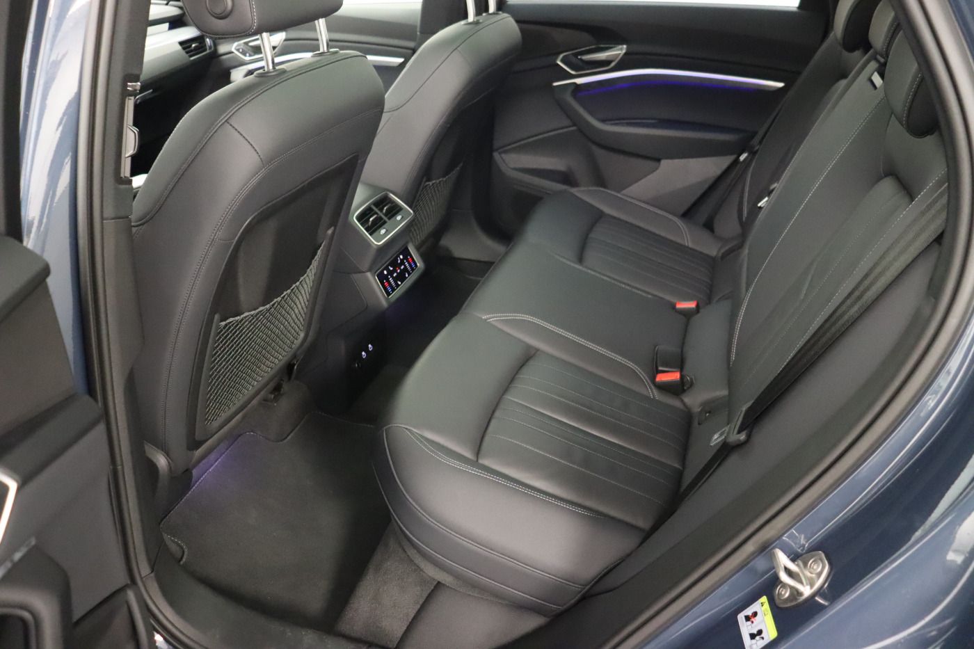 Fahrzeugabbildung Audi Q8 e-tron Sportback 55 quattro advanced |Luft