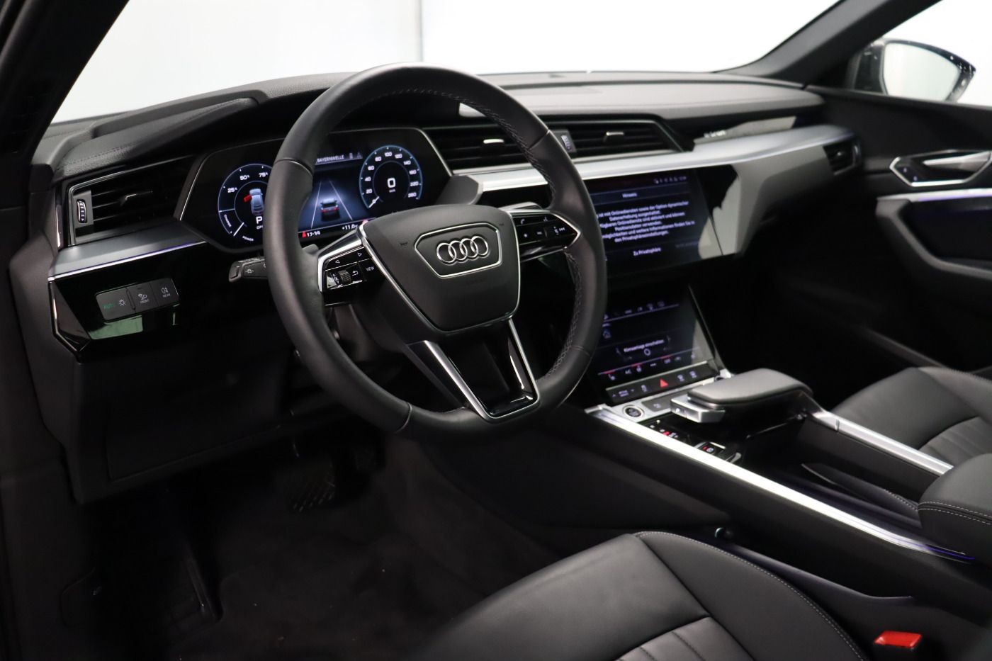 Fahrzeugabbildung Audi Q8 e-tron Sportback 55 quattro advanced |Luft