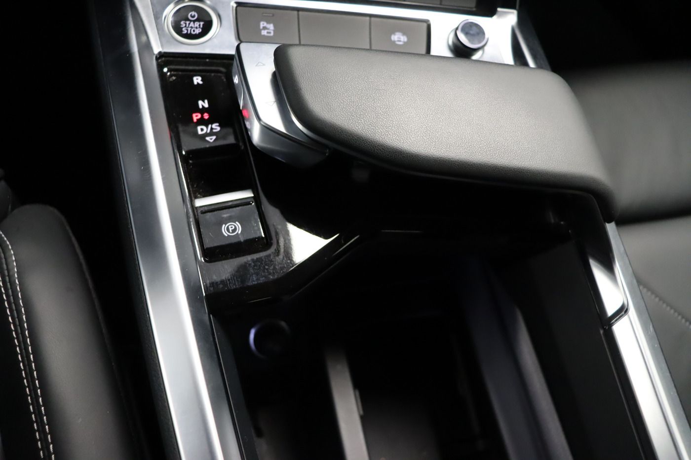 Fahrzeugabbildung Audi Q8 e-tron Sportback 55 quattro S line |Matrix