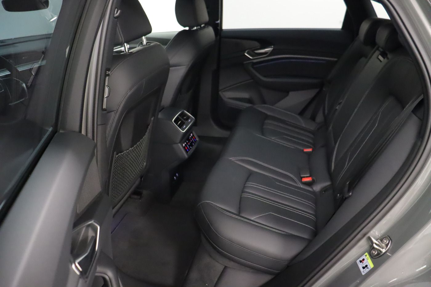 Fahrzeugabbildung Audi Q8 e-tron Sportback 55 quattro S line |Matrix