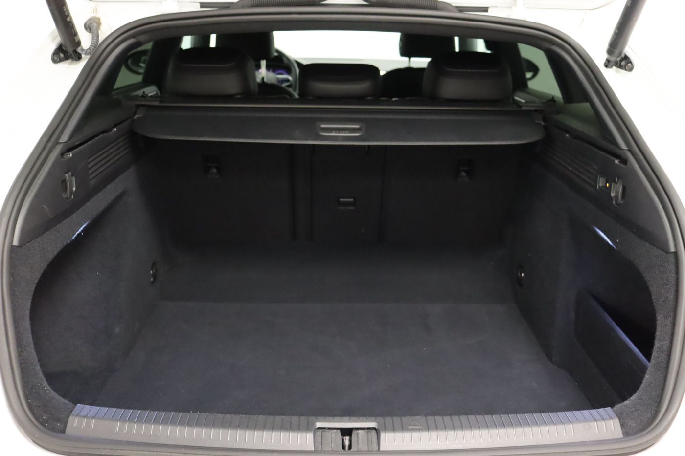 Fahrzeugabbildung Volkswagen Arteon Shooting Brake 2.0 TDI 4Motion DSG R-Line