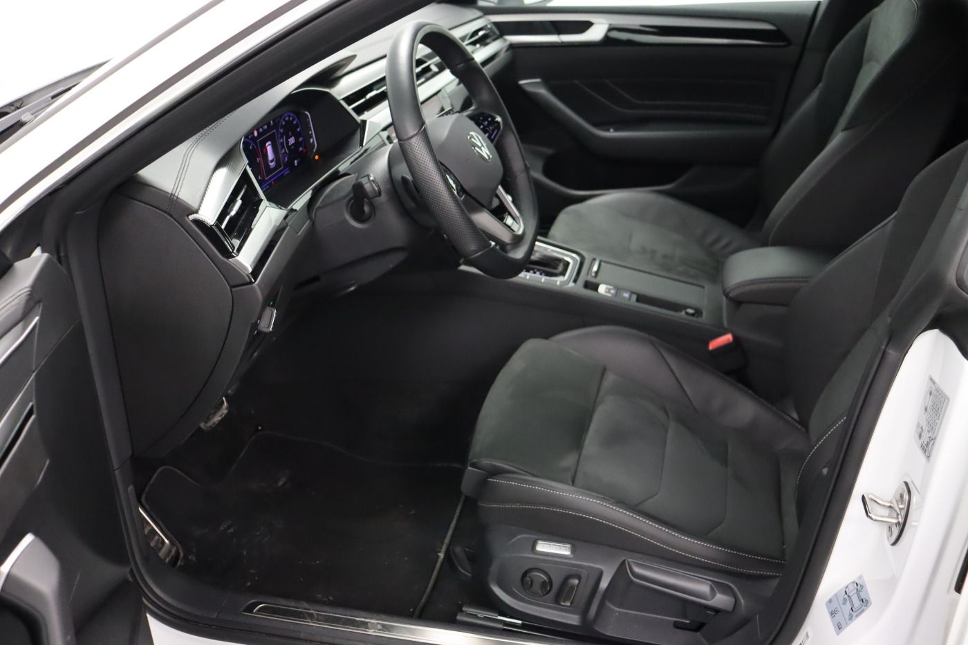 Fahrzeugabbildung Volkswagen Arteon Shooting Brake 2.0 TDI 4Motion DSG R-Line
