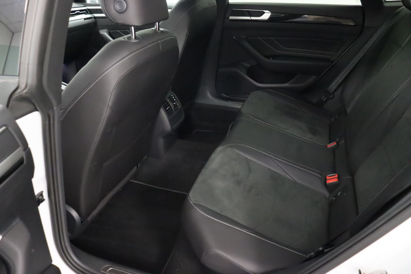 Fahrzeugabbildung Volkswagen Arteon Shooting Brake 2.0 TDI 4Motion DSG R-Line