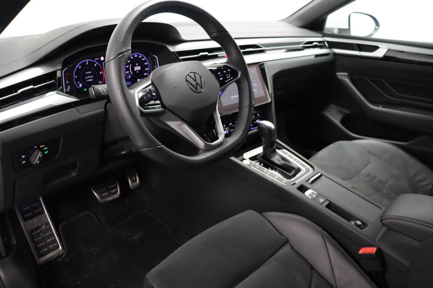 Fahrzeugabbildung Volkswagen Arteon Shooting Brake 2.0 TDI 4Motion DSG R-Line