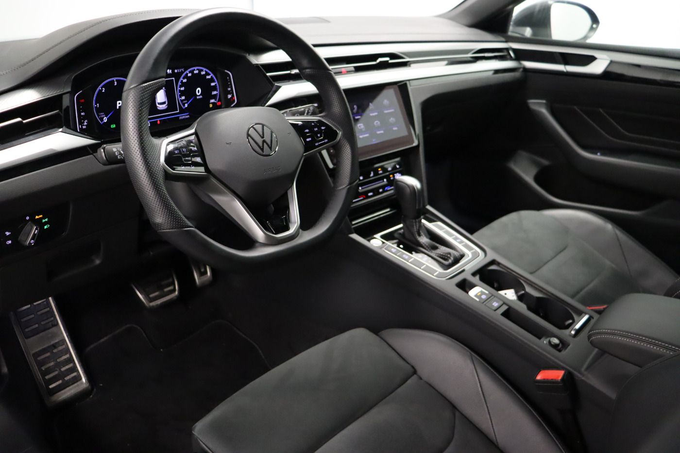 Fahrzeugabbildung Volkswagen Arteon Shooting Brake 2.0 TDI 4Motion DSG R-Line