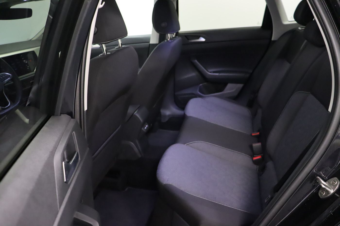 Fahrzeugabbildung Volkswagen Taigo 1.0 TSI MOVE |FLA|CarPlay|KlimaA|SHZG|PDC
