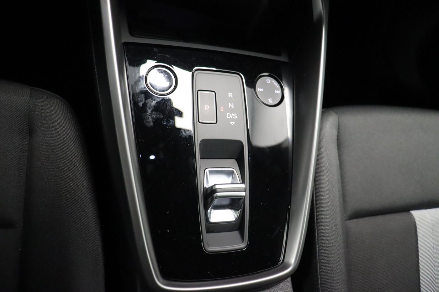 Fahrzeugabbildung Audi A3 Sportback 40 TFSI e S tronic advanced |FLA