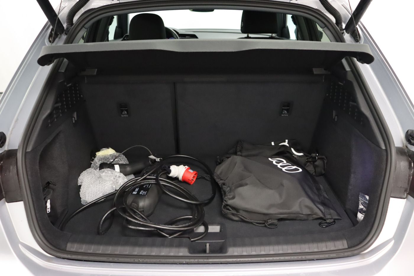 Fahrzeugabbildung Audi A3 Sportback 40 TFSI e S tronic advanced |FLA