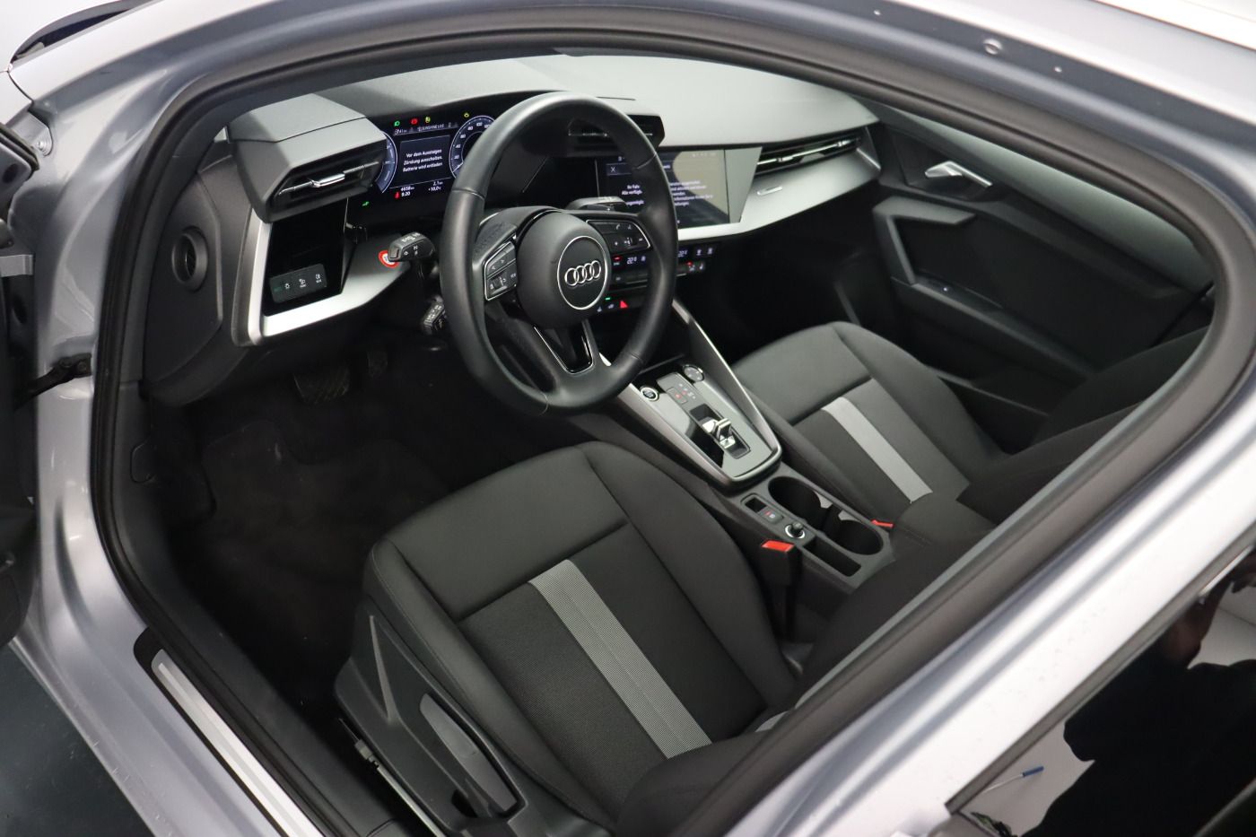 Fahrzeugabbildung Audi A3 Sportback 40 TFSI e S tronic advanced |FLA