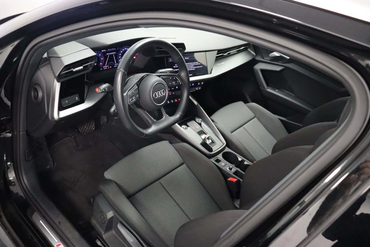 Fahrzeugabbildung Audi A3 Sportback 35 TDI S tronic S line |FLA|CarPlay