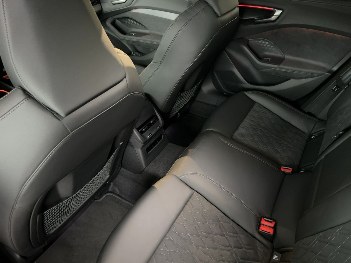 Fahrzeugabbildung Audi A5 Limousine 40 TFSI quattro edition one