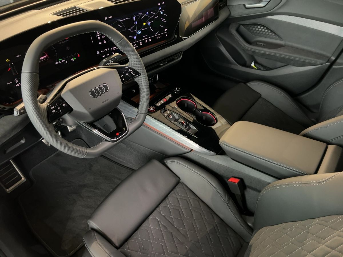 Fahrzeugabbildung Audi A5 Limousine 40 TFSI quattro edition one