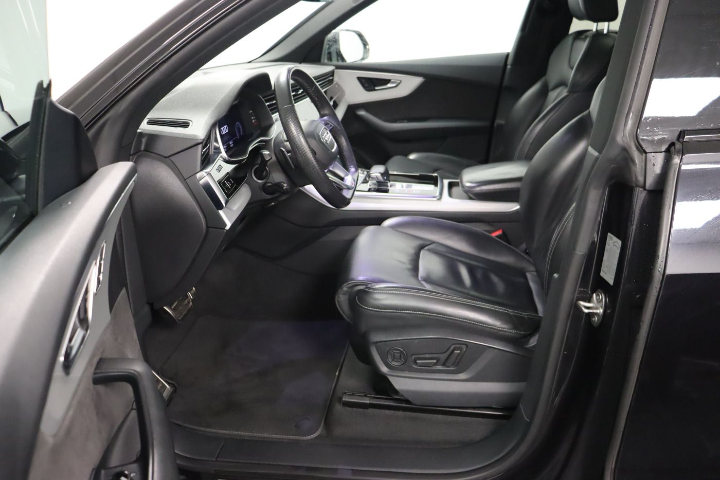 Fahrzeugabbildung Audi Q8 50 TDI quattro tiptronic |Matrix|Luft|Pano|LM