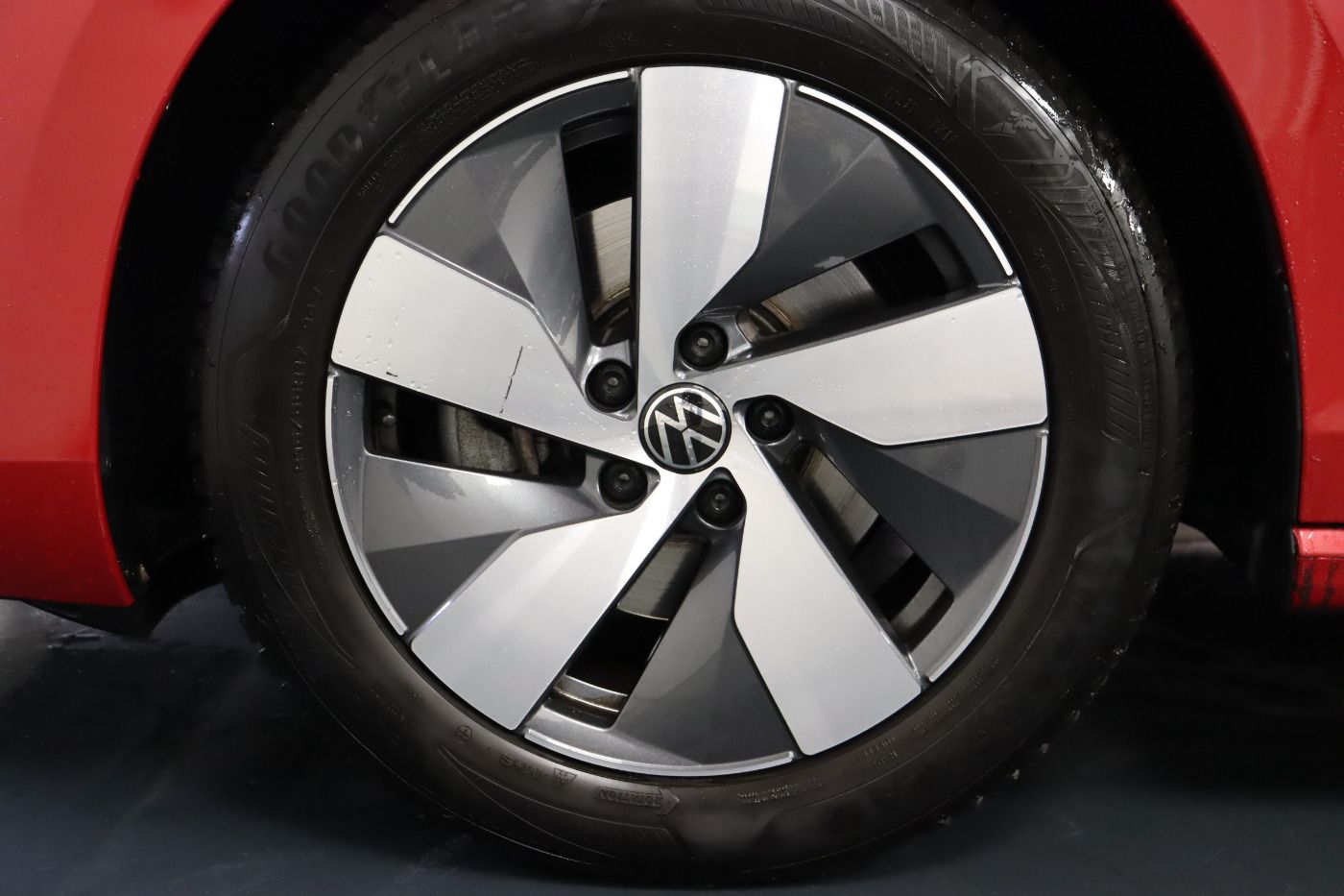 Fahrzeugabbildung Volkswagen Passat Variant 2.0 TDI DSG Business |AHK|Massage