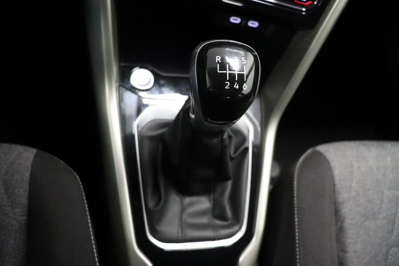 Fahrzeugabbildung Volkswagen T-Roc 1.0 TSI MOVE |FLA|VirtualCP|CarPlay