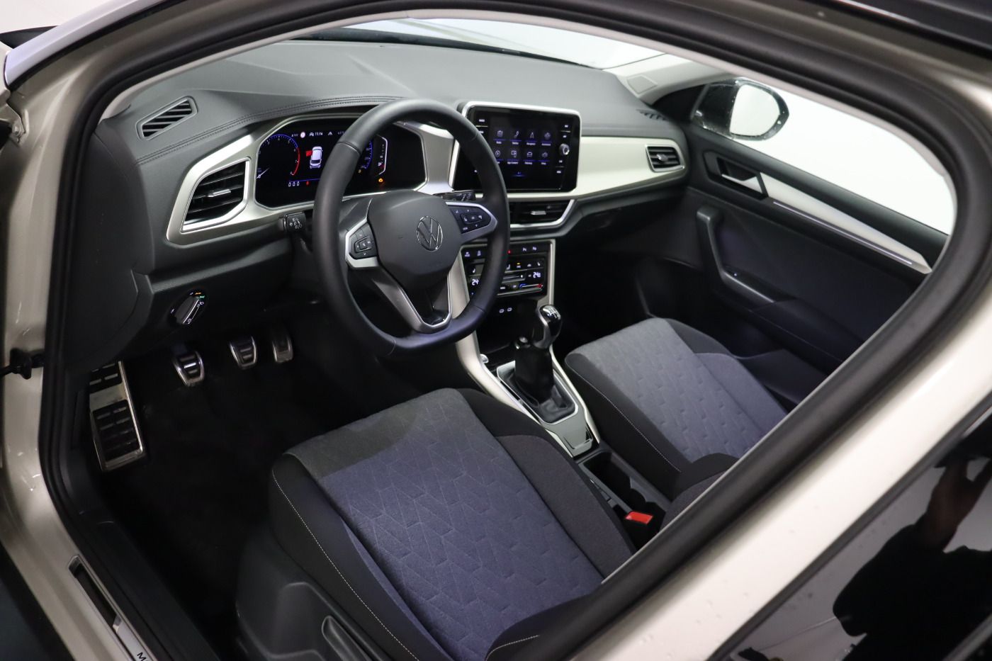 Fahrzeugabbildung Volkswagen T-Roc 1.0 TSI MOVE |FLA|VirtualCP|CarPlay