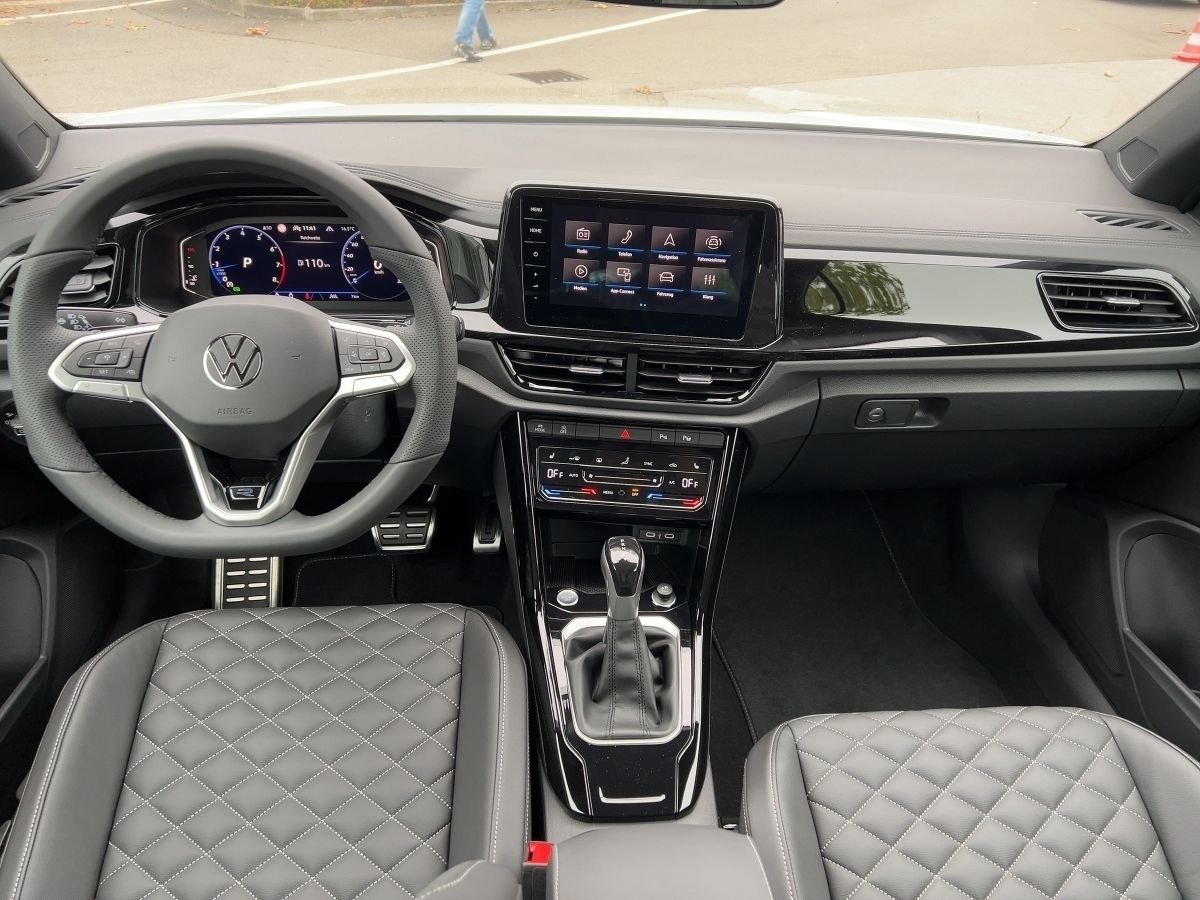 Fahrzeugabbildung Volkswagen T-Roc Cabriolet 1.5 TSI DSG R-Line AHK Nav Leder