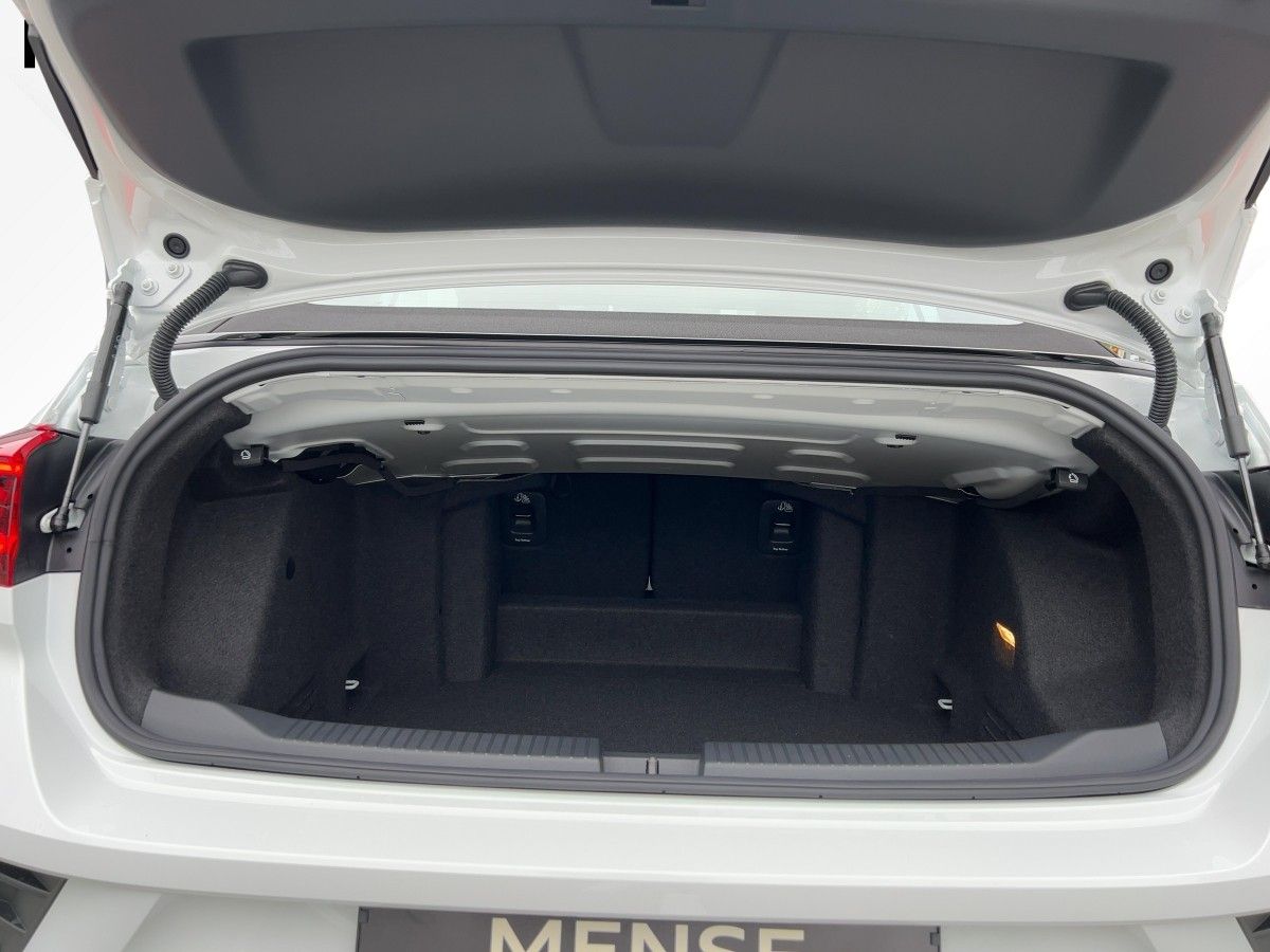 Fahrzeugabbildung Volkswagen T-Roc Cabriolet 1.5 TSI DSG R-Line AHK Nav Leder