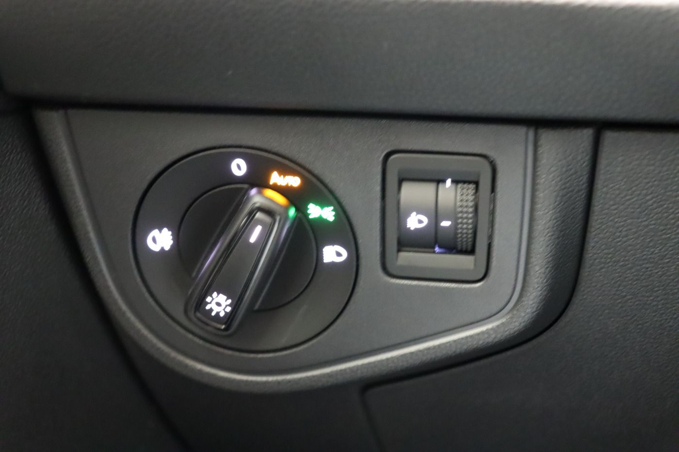 Fahrzeugabbildung Volkswagen Taigo 1.0 TSI Life |CarPlay|LM|KlimaA|Navi|SHZG
