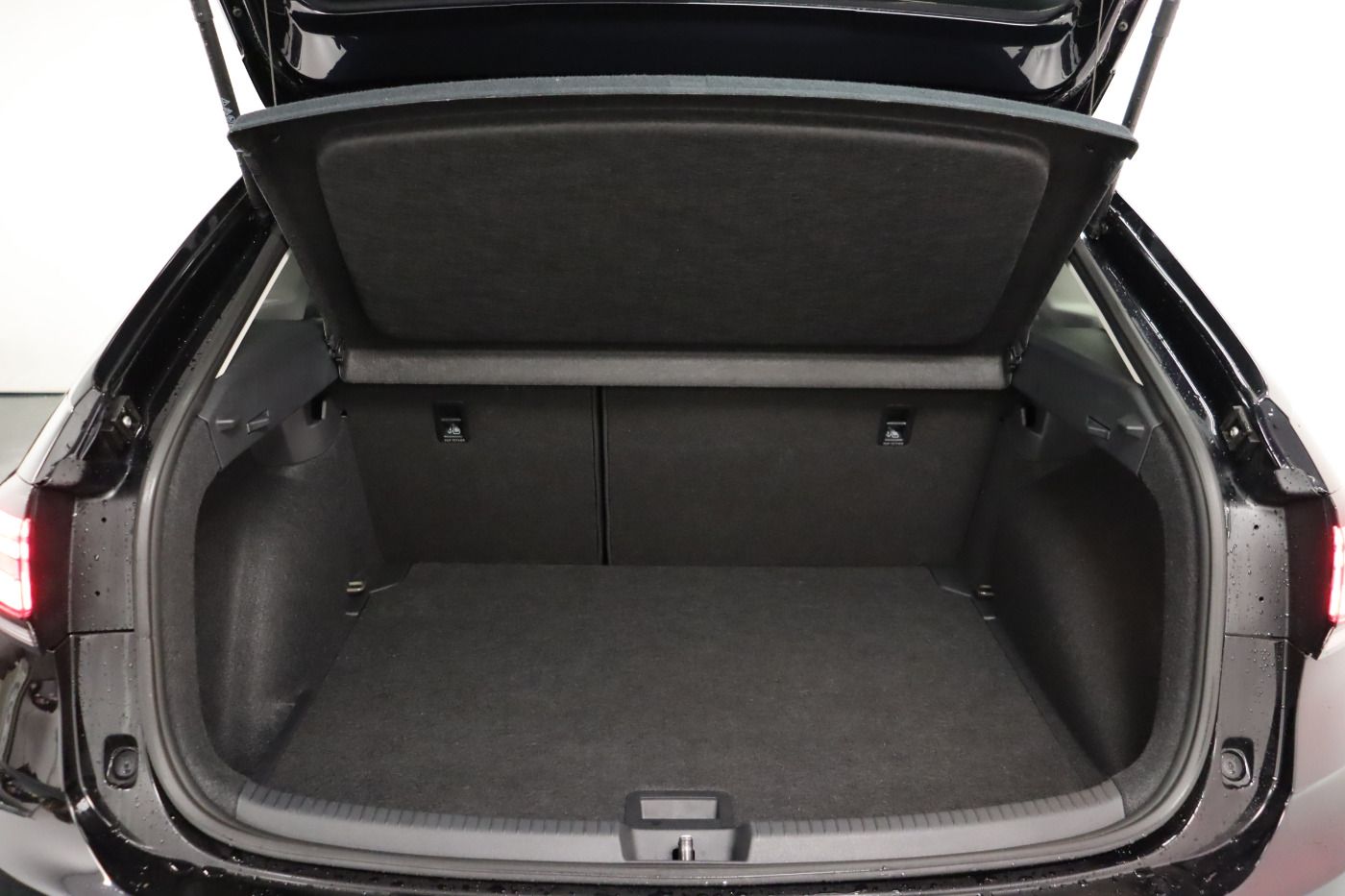 Fahrzeugabbildung Volkswagen Taigo 1.0 TSI Life |CarPlay|LM|KlimaA|Navi|SHZG