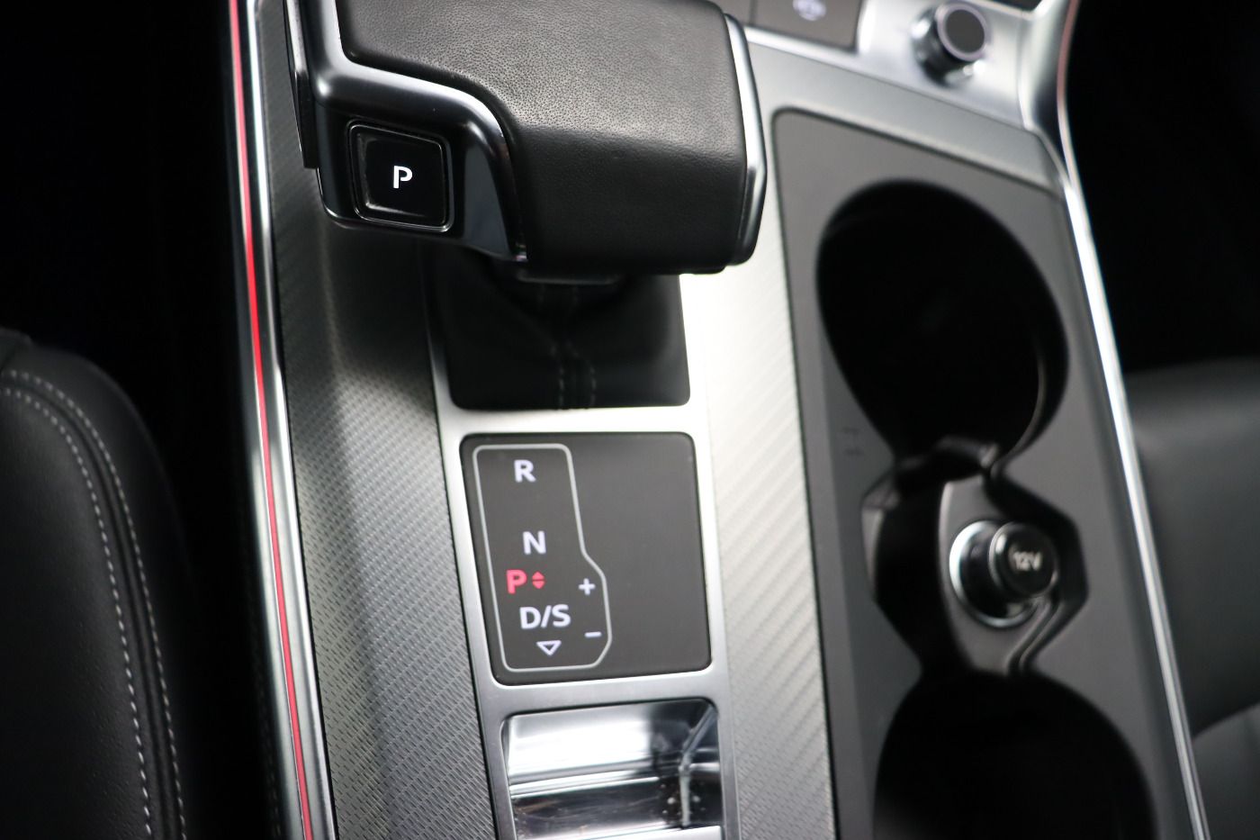 Fahrzeugabbildung Audi A6 Avant 45 TDI quattro S tronic design