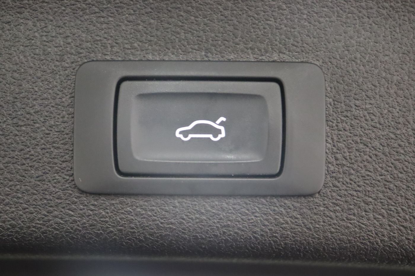 Fahrzeugabbildung Audi A6 Avant 45 TDI quattro S tronic design