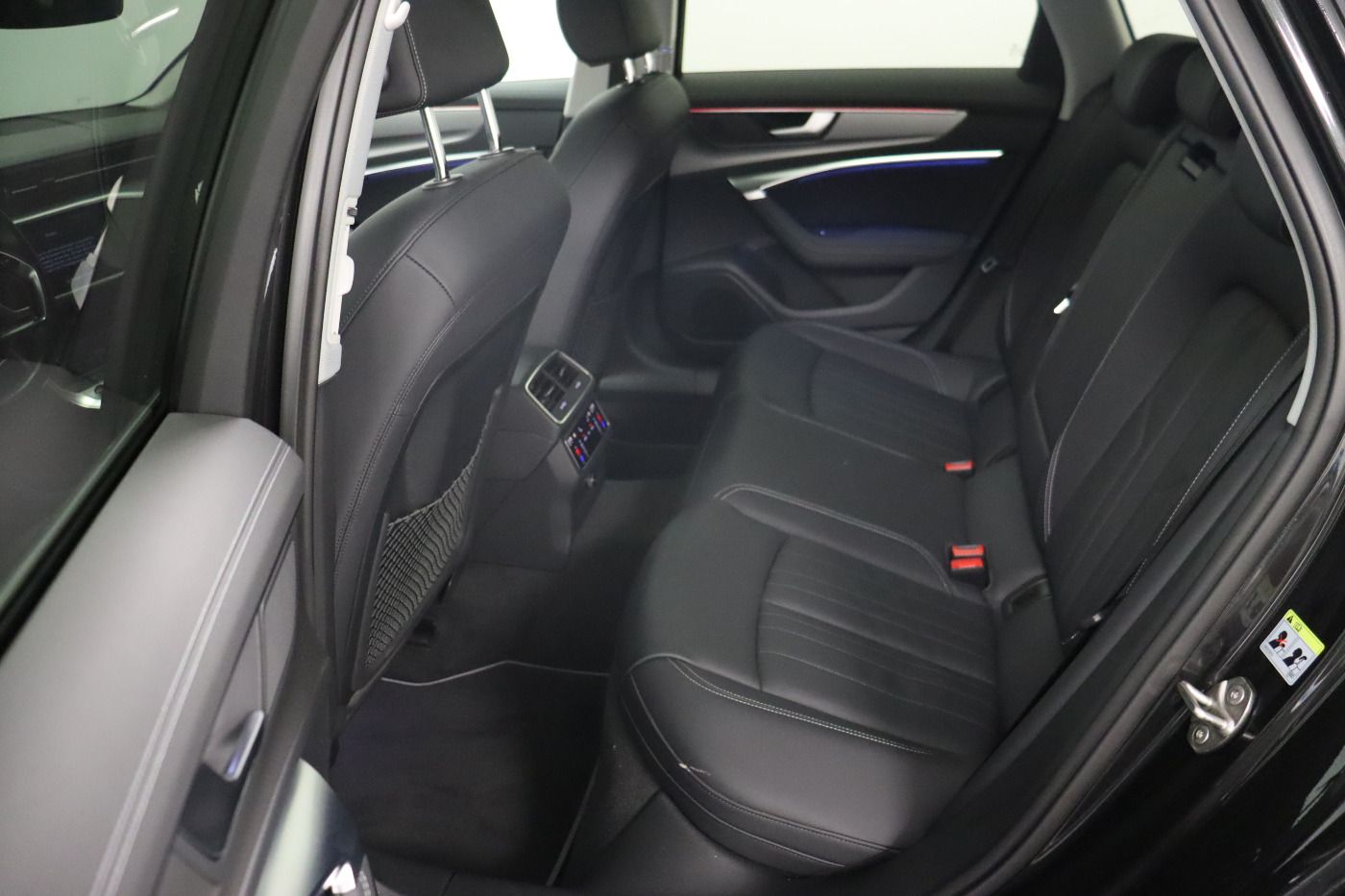 Fahrzeugabbildung Audi A6 Avant 45 TDI quattro S tronic design