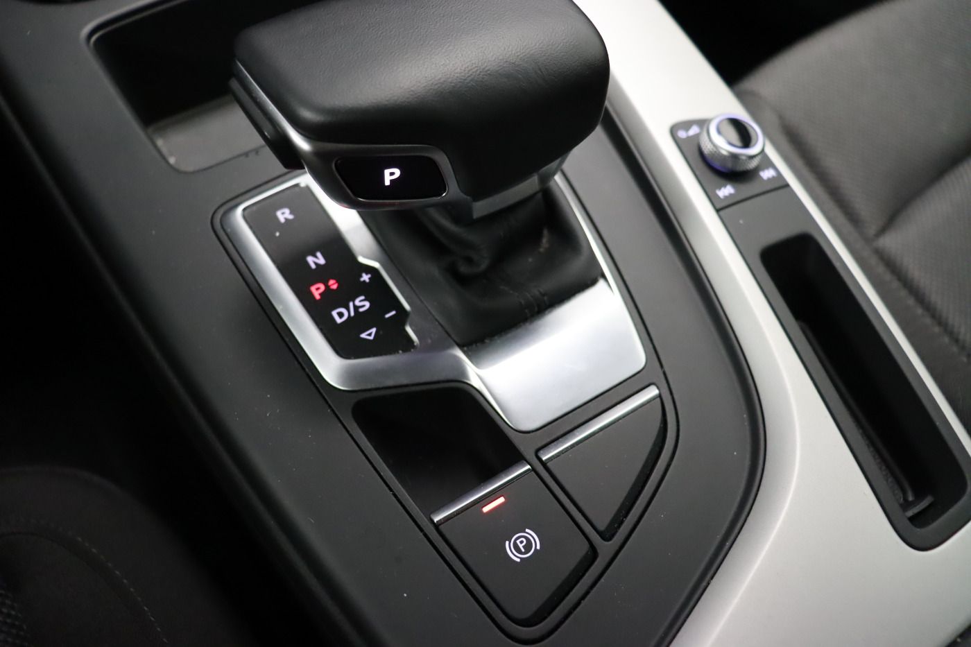 Fahrzeugabbildung Audi A4 35 TDI S tronic advanced |FLA|AkustikGlas|PDC