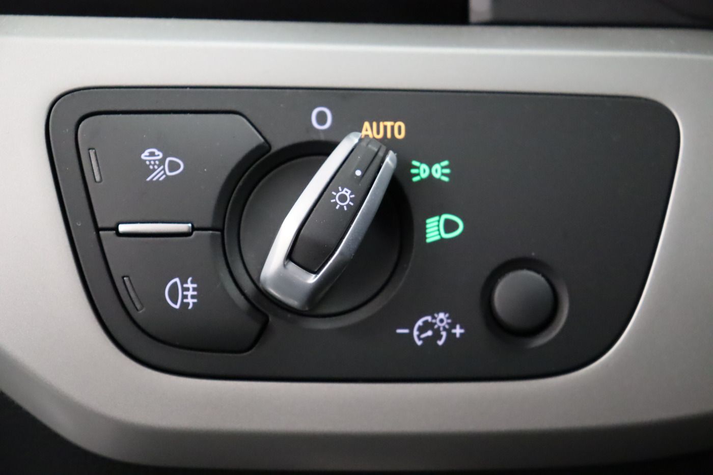 Fahrzeugabbildung Audi A4 35 TDI S tronic advanced |FLA|AkustikGlas|PDC