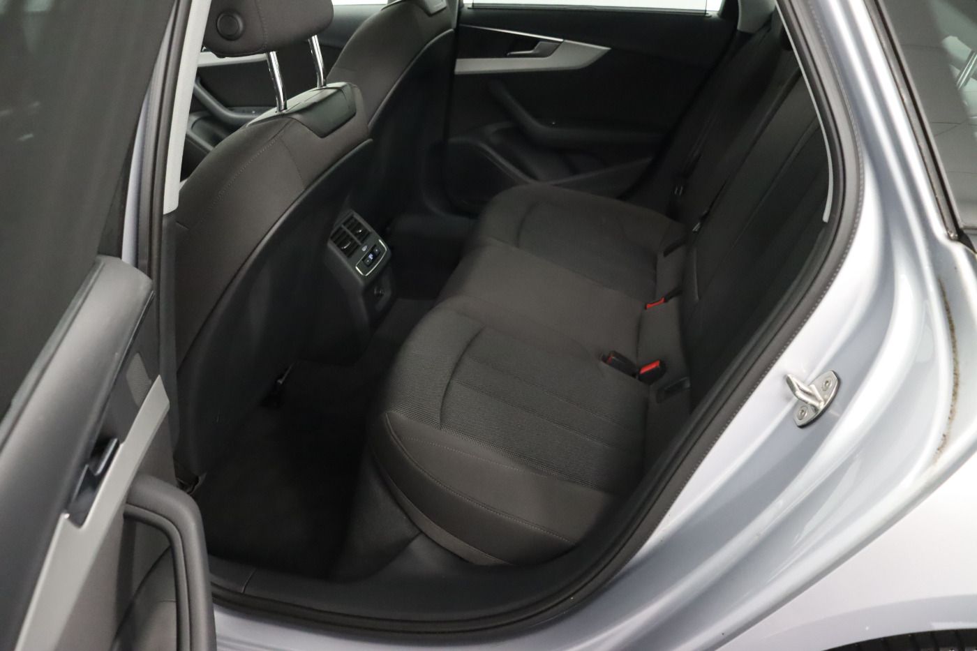 Fahrzeugabbildung Audi A4 35 TDI S tronic advanced |FLA|AkustikGlas|PDC