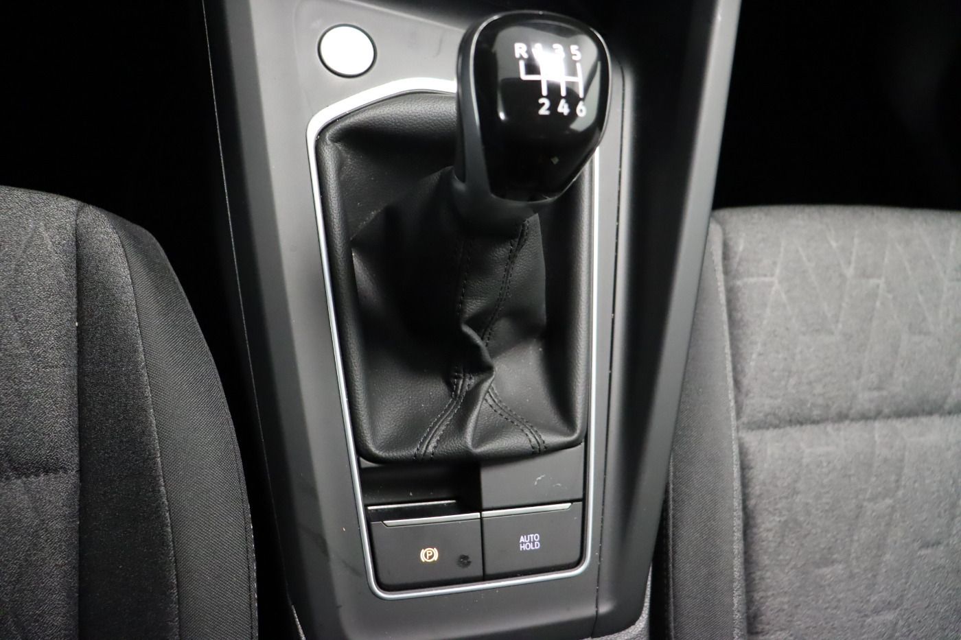 Fahrzeugabbildung Volkswagen Golf VIII 1.5 TSI MOVE |AHK|FLA|LED|CarPlay