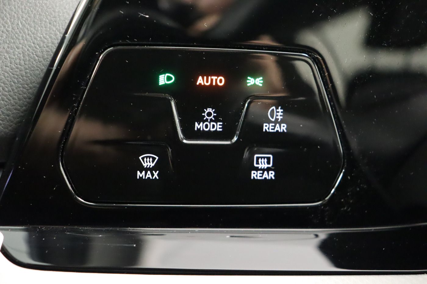 Fahrzeugabbildung Volkswagen Golf VIII 1.5 TSI MOVE |AHK|FLA|LED|CarPlay
