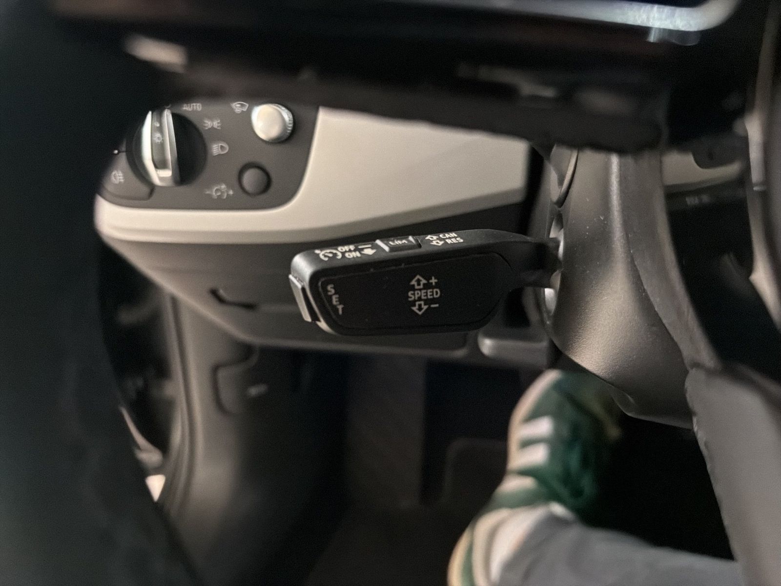 Fahrzeug autohaus mense Fahrzeugabbildung Audi A4 allroad 40 TDI quattro S tronic HUD Massage - mit KI generiert/bearbeitet