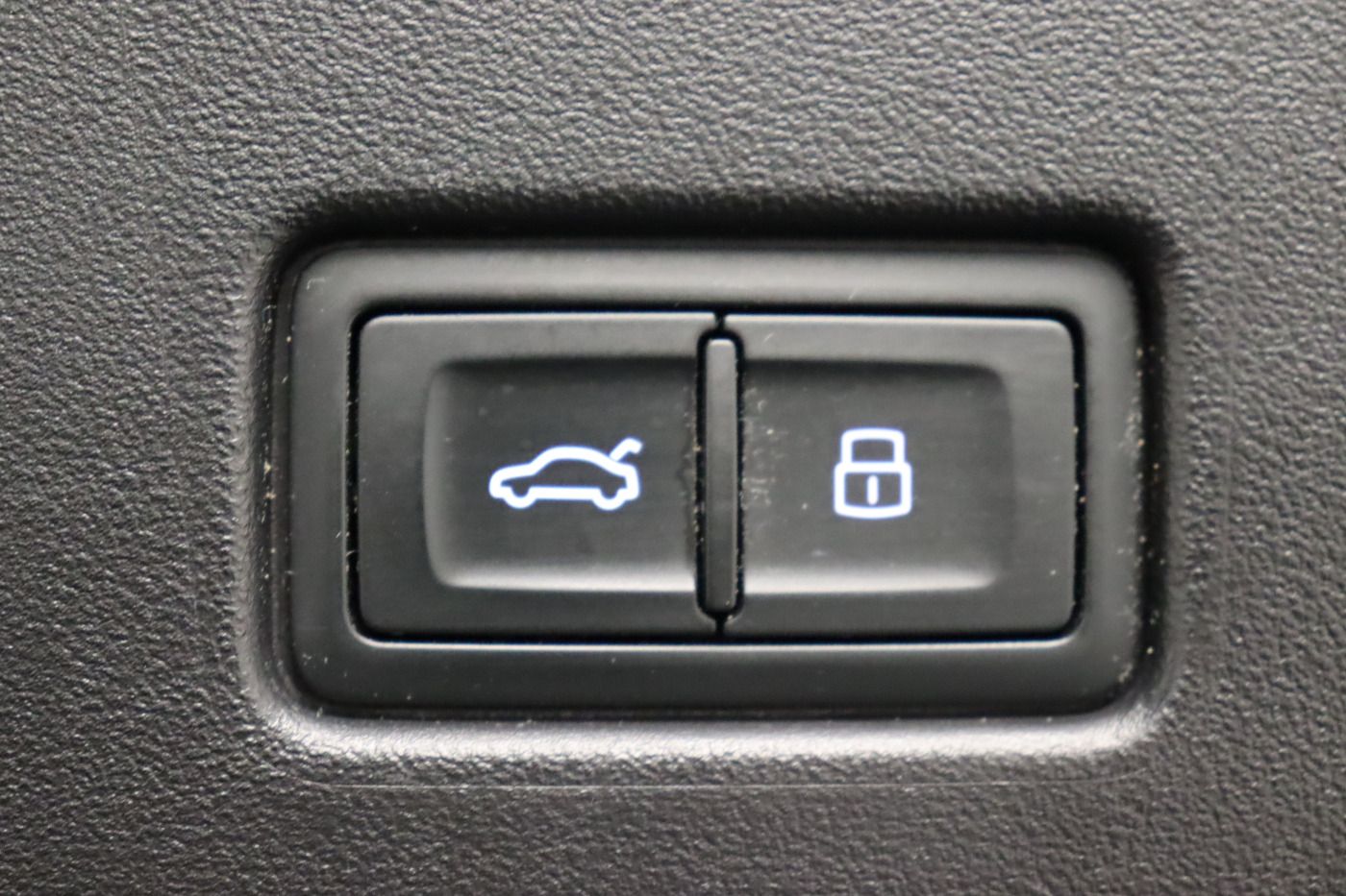 Fahrzeugabbildung Audi Q4 Sportback e-tron 50 quattro S line |Matrix|LM